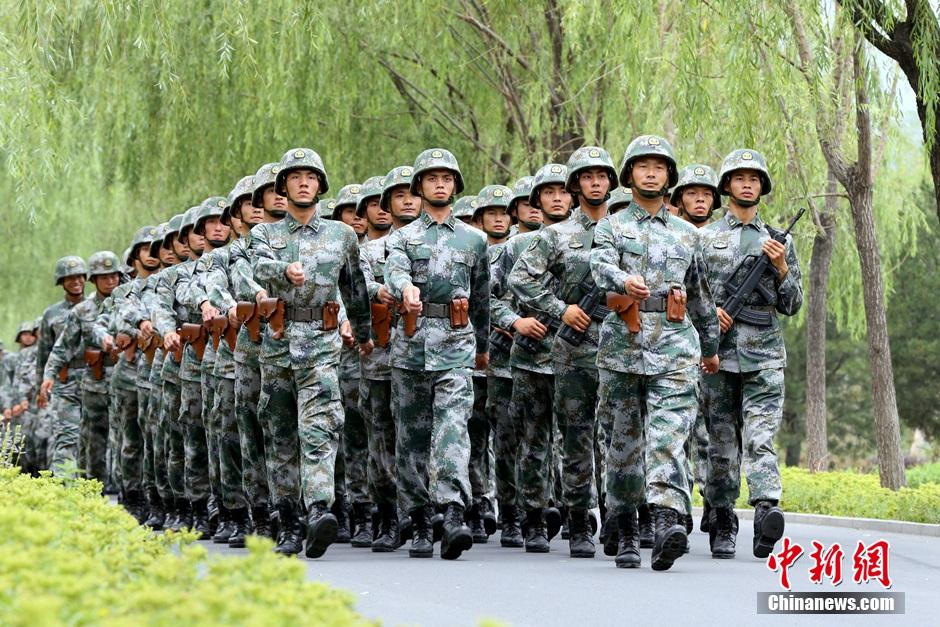 直击：阅兵训练基地的24小时