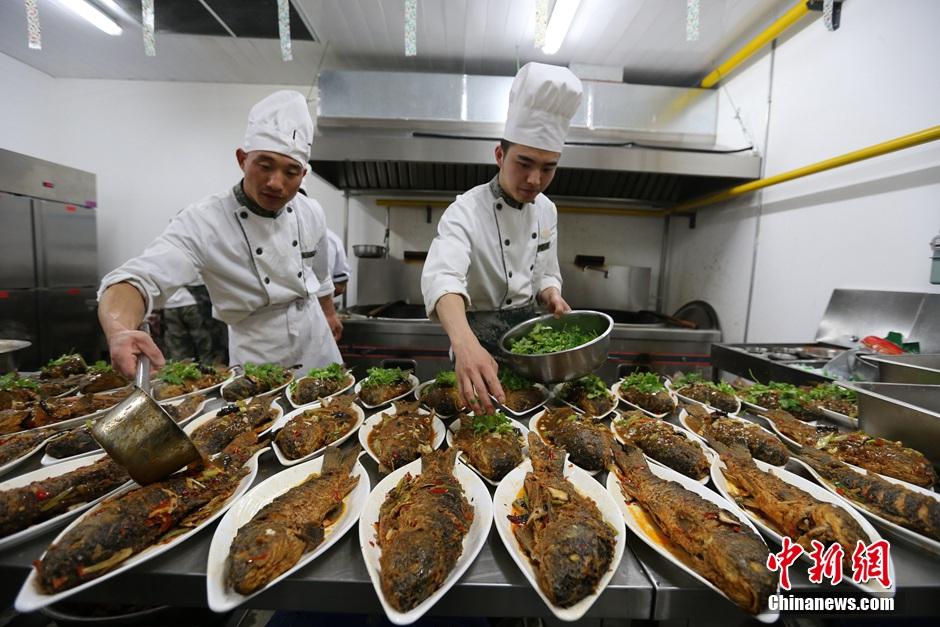 直击：阅兵训练基地的24小时