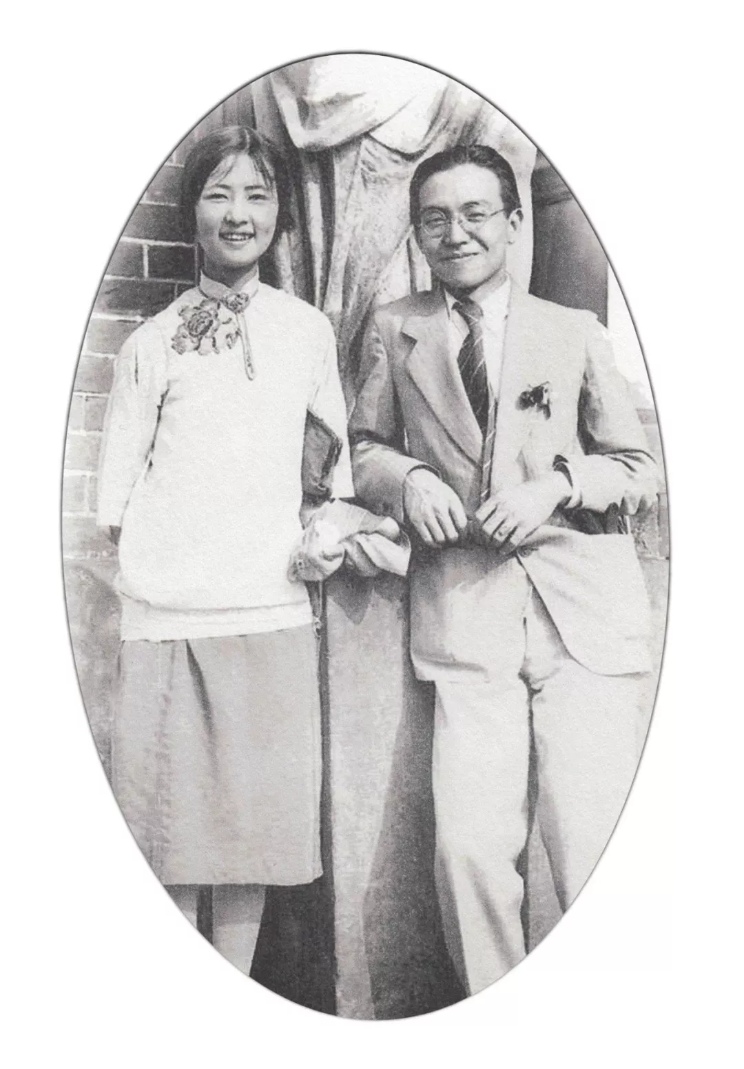 双语新闻：《纽约时报》补发林徽因、梁念念成讣告：鸳侣联袂，用一世探索中国建筑史