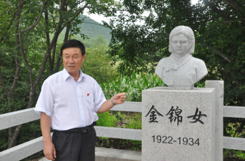 “一定要让烈士有尊严”     丁陆洋摄