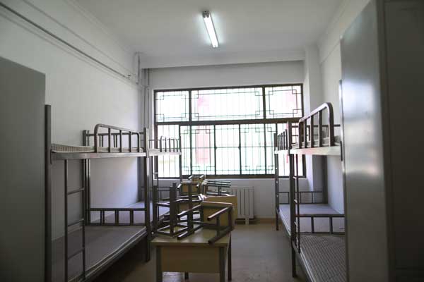 拉萨中学学生宿舍图片