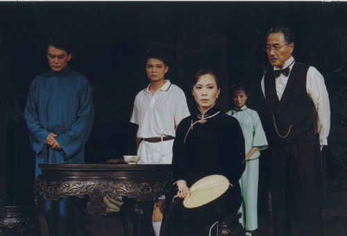 《雷雨》80年不衰再热演 人艺七话剧赴沪
