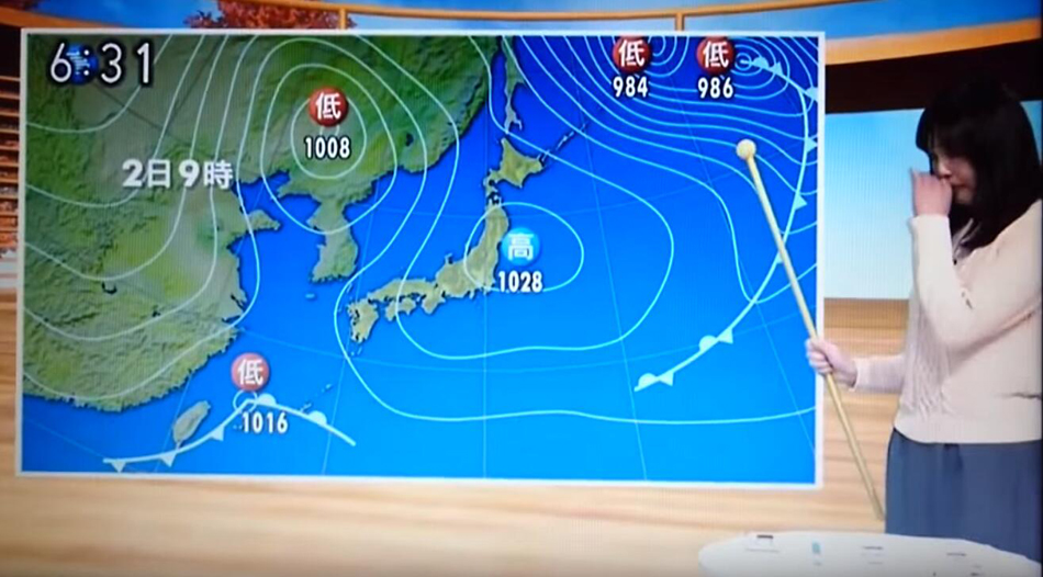 日本资深女主播边哭边播报天气