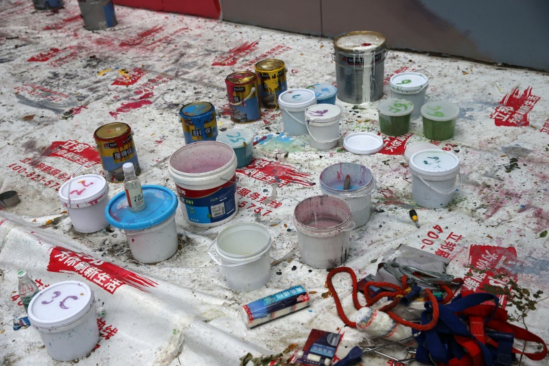 法国艺术家彩绘北京798