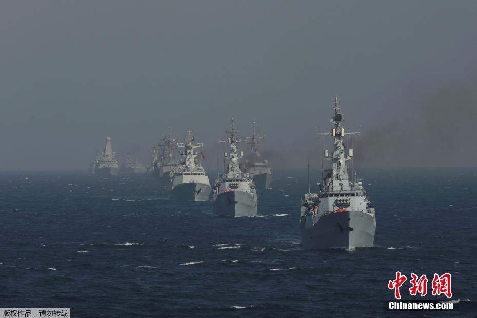 中国海军舰艇编队参加“和平—17”多国海上联合演习(组图)