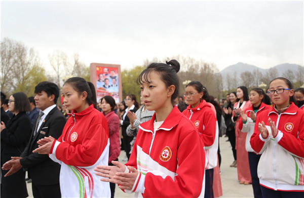 西藏各地举行丰富多彩的庆祝活动纪念西藏百万农奴解放58周年