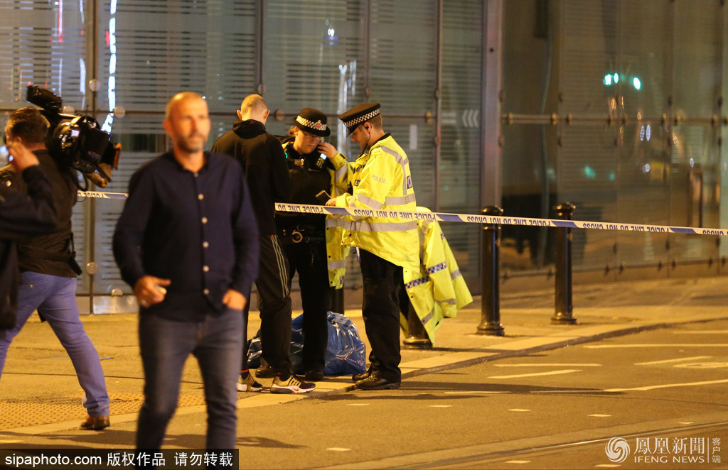 英国曼彻斯特一演唱会发生两起爆炸现场
