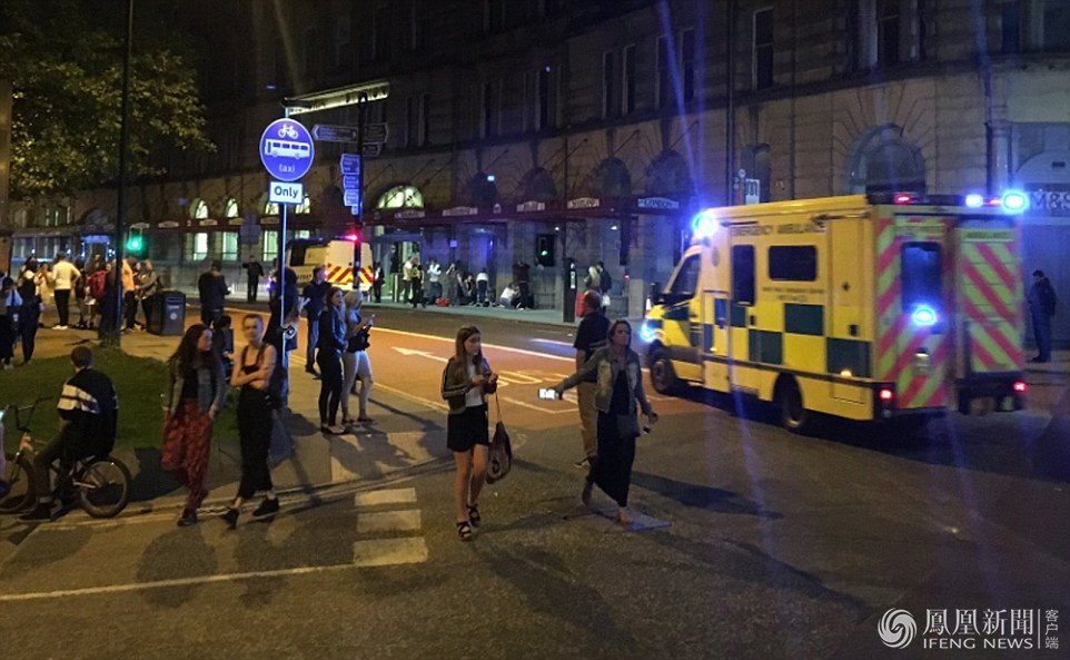 英国曼彻斯特一演唱会发生两起爆炸现场