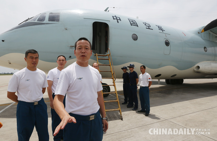 西部戰區空軍運9獲取震後首份高精度航空偵察影像