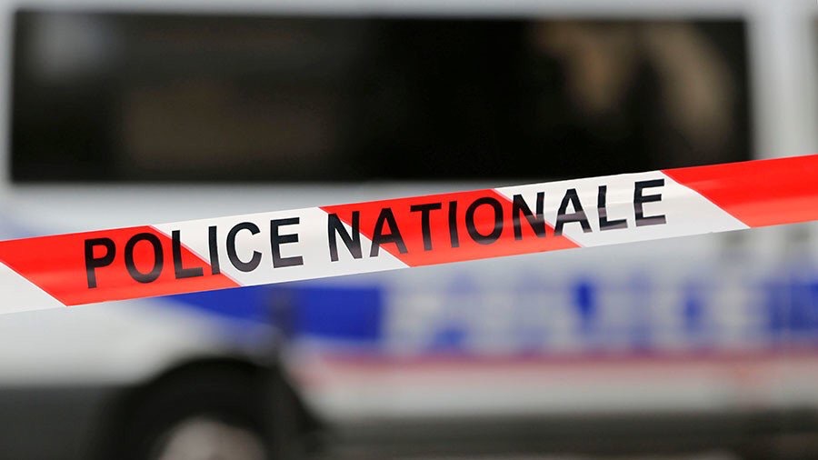法国超市发生人质劫持事件 至少一人已死亡