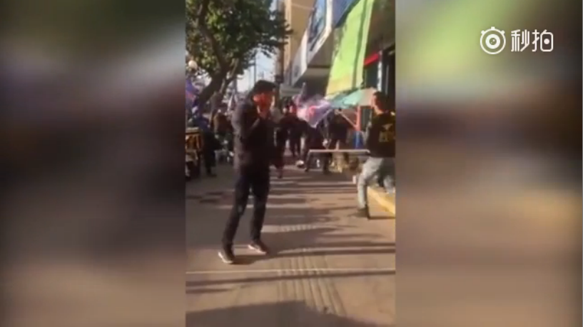 美团饿了么员工互殴 街头交战画面曝光