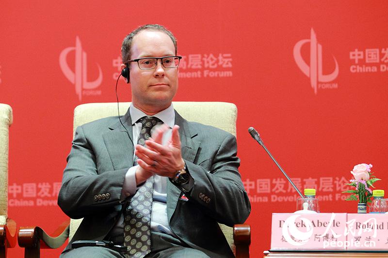 美高通公司总裁Derek Aberle出席中国发展高层论坛
